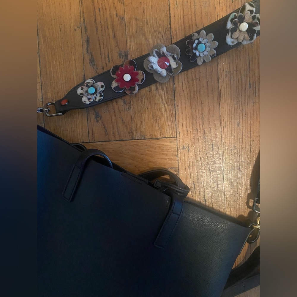 Vera Pelle embroidered leather bag strap